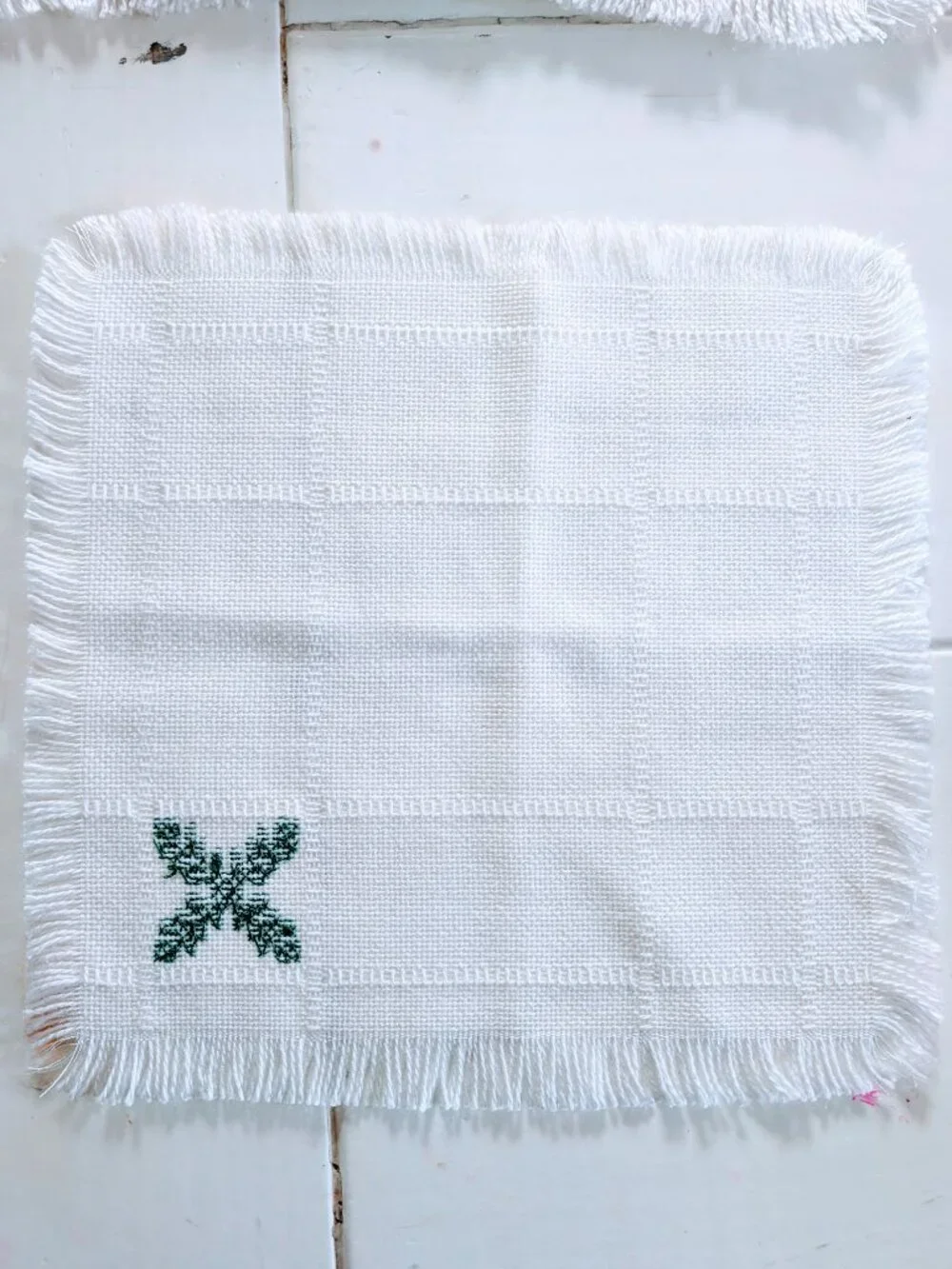 VTG Set Embroidered Cotton Placemats & Napkins White Cross Stitch Open Weave